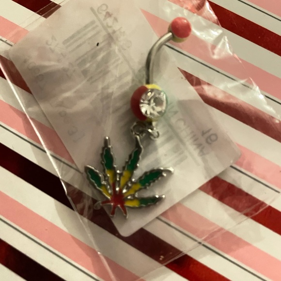 Brand New "Leaf" Belly Ring - Picture 3 of 3